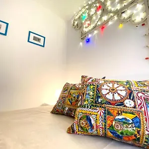 Casa Luminaria , Palermo Italia